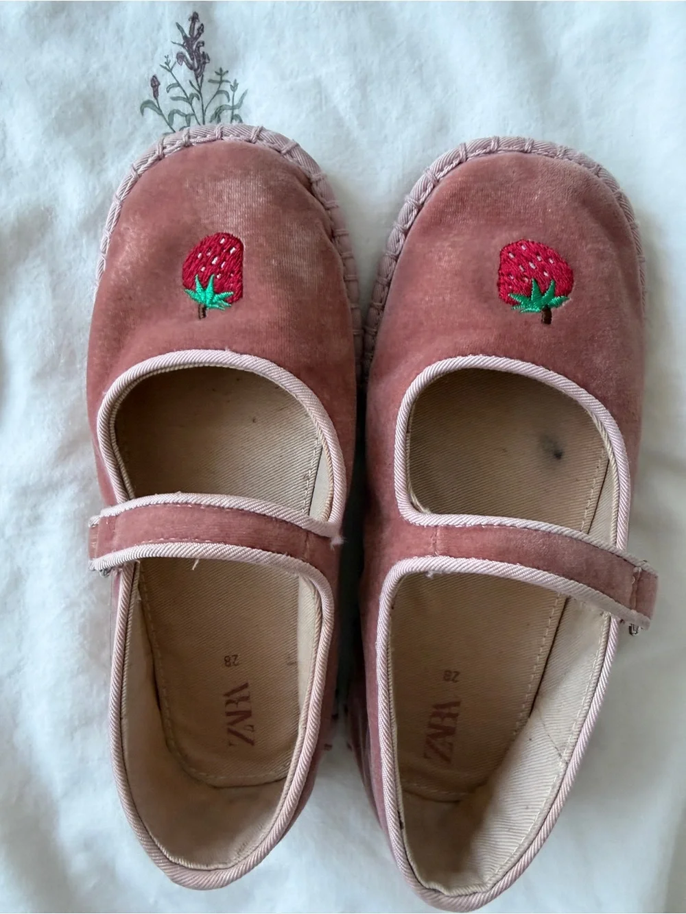 ZARA Dusty Pink Velvet Mary Jane Shoes with Strawberry Embroidery